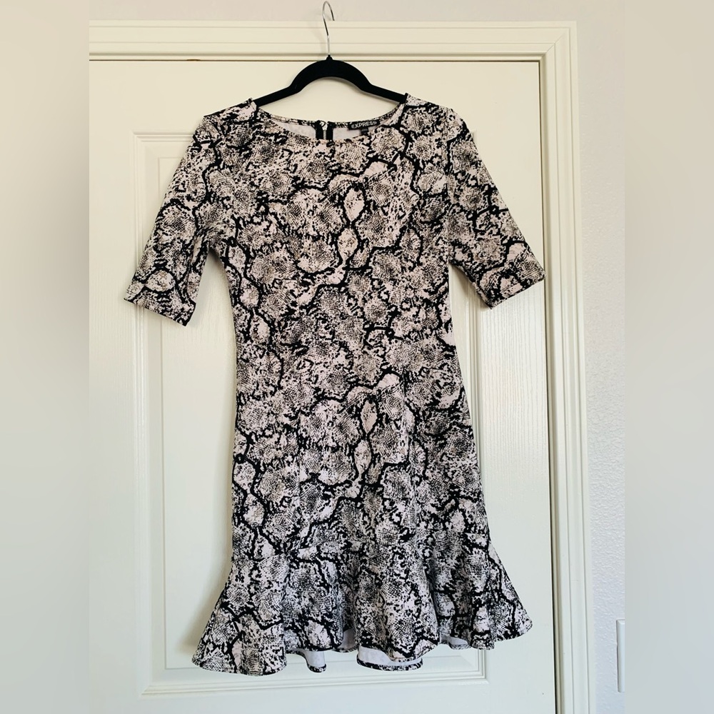 Express snake print dress size 4